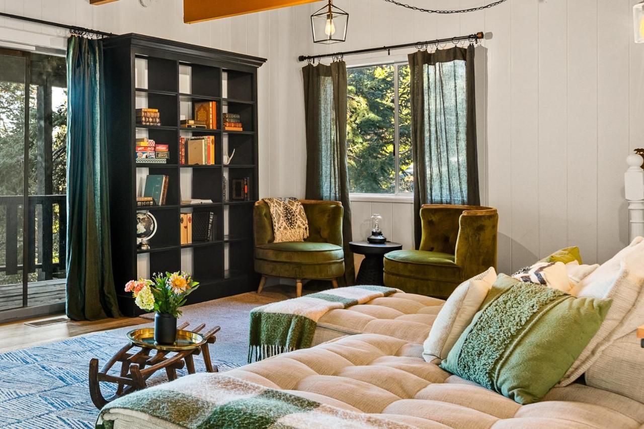Romantic & Family Friendly Chalet In The Woods Лейк-Эрроухед Экстерьер фото