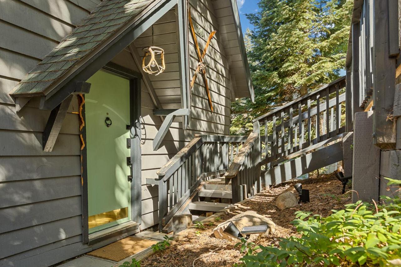 Romantic & Family Friendly Chalet In The Woods Лейк-Эрроухед Экстерьер фото