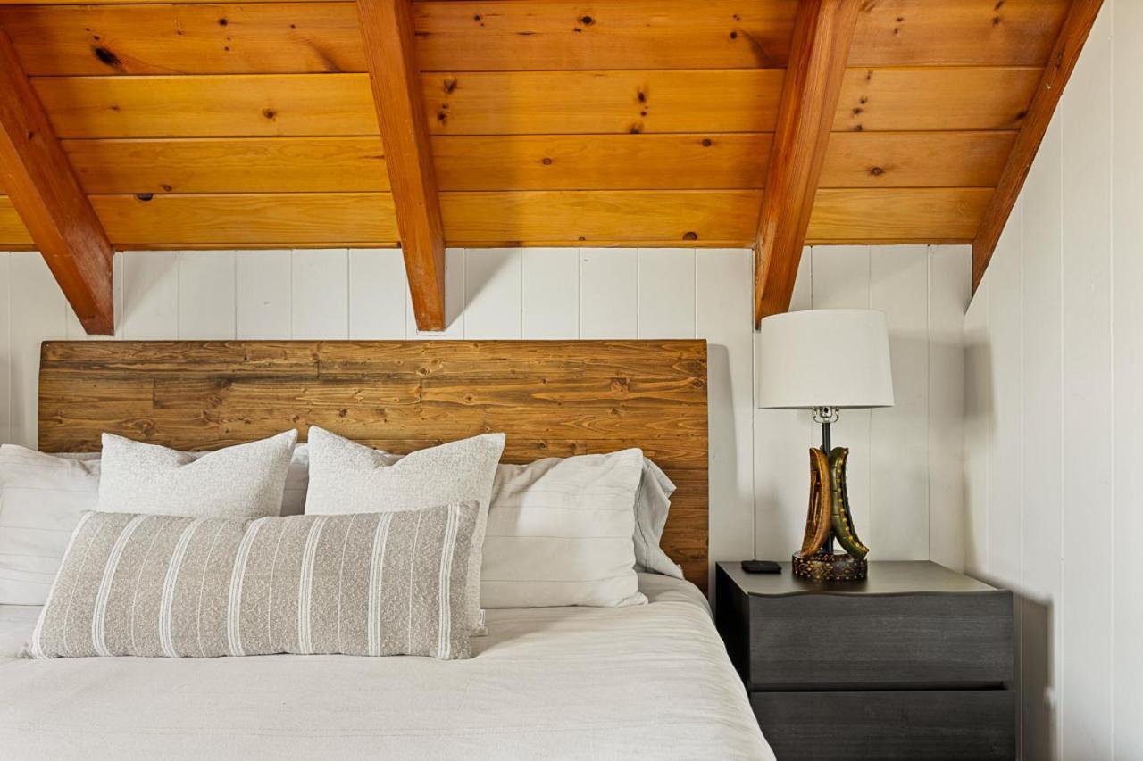 Romantic & Family Friendly Chalet In The Woods Лейк-Эрроухед Экстерьер фото